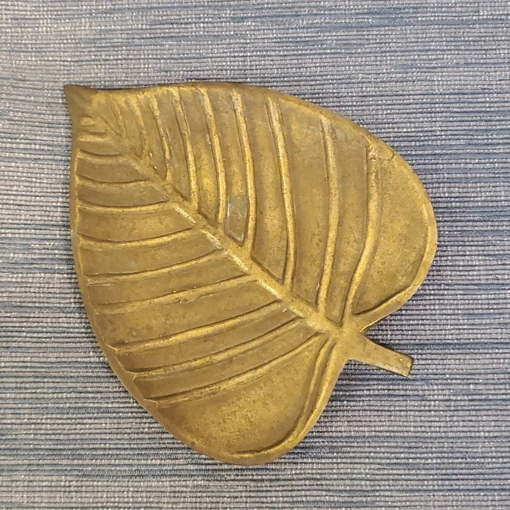 Metal Leaf Candle Holder / Tray